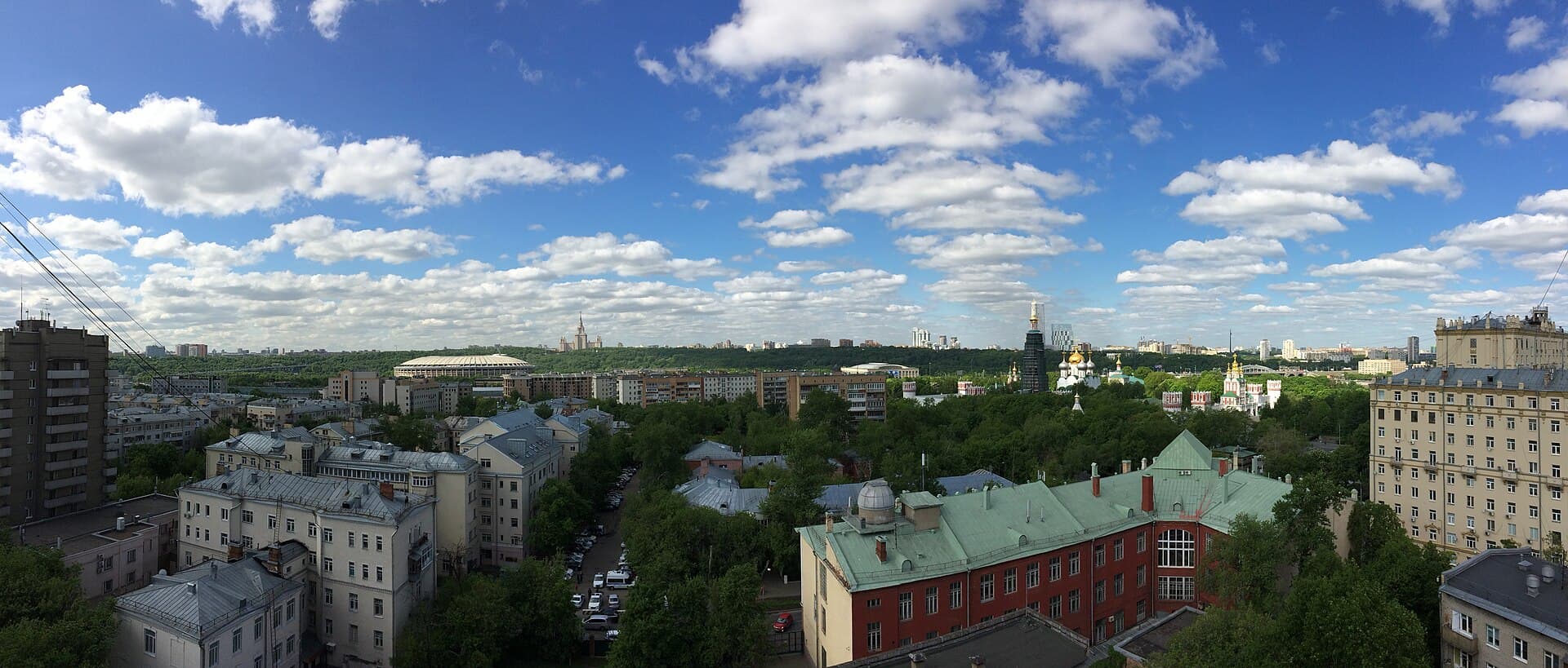 Хамовники за три часа: Лев Толстой, Новодевичий монастырь, парк и кладбище