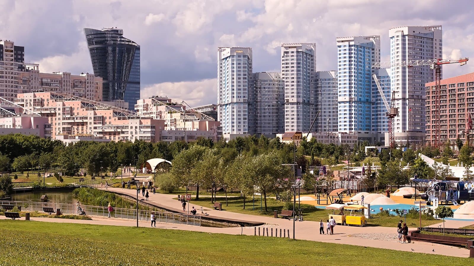 Ходынское поле в Москве: парк на месте первого аэродрома, памятник Чкалову и стадион ЦСКА