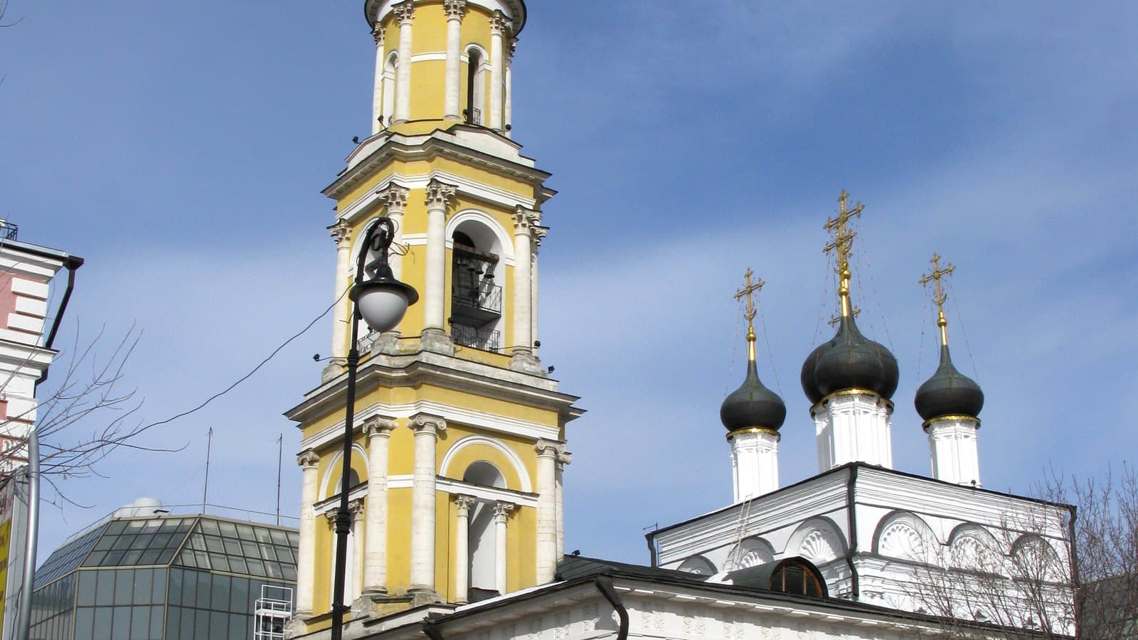 Храм Николая в Толмачах: Владимирская икона XII века, четыре часа в день и две разные двери