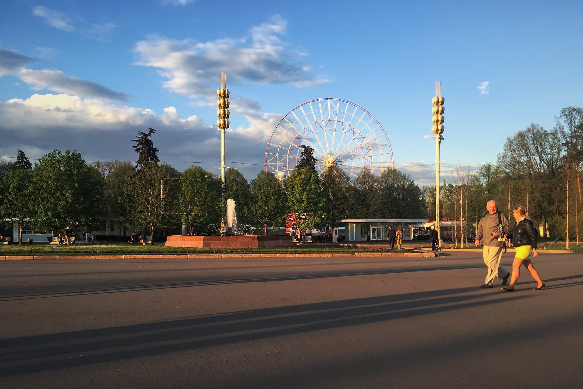 Москва с подростком: куда он пойдёт сам и где детский билет кончается в 12 лет