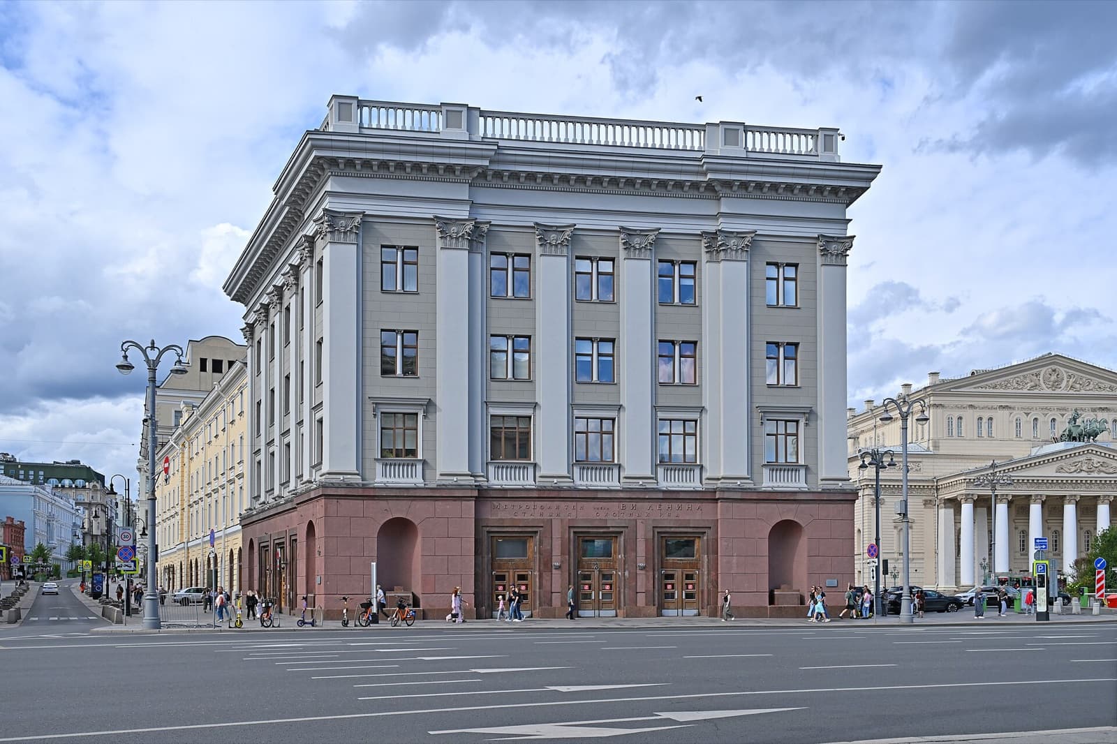 Станции метро вернули под охрану: что случилось с памятниками Москвы после нового закона