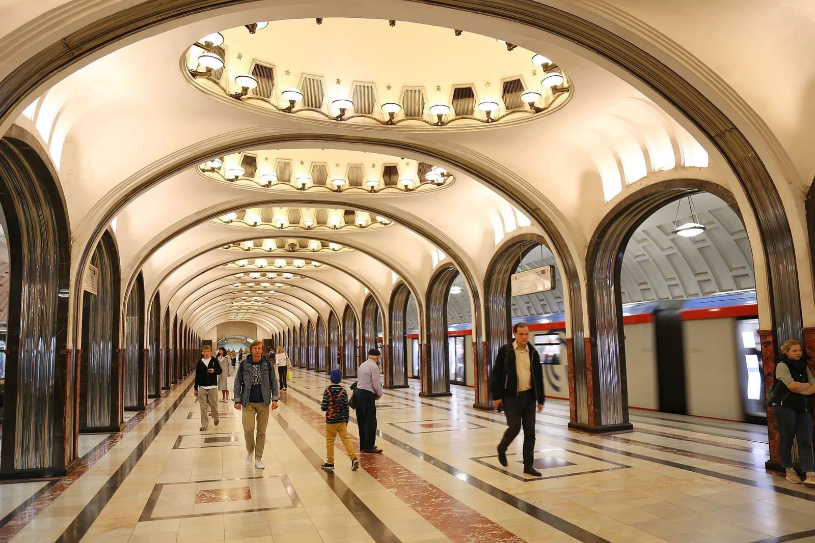 10 фактов о метро Москвы, которые удивляют даже москвичей