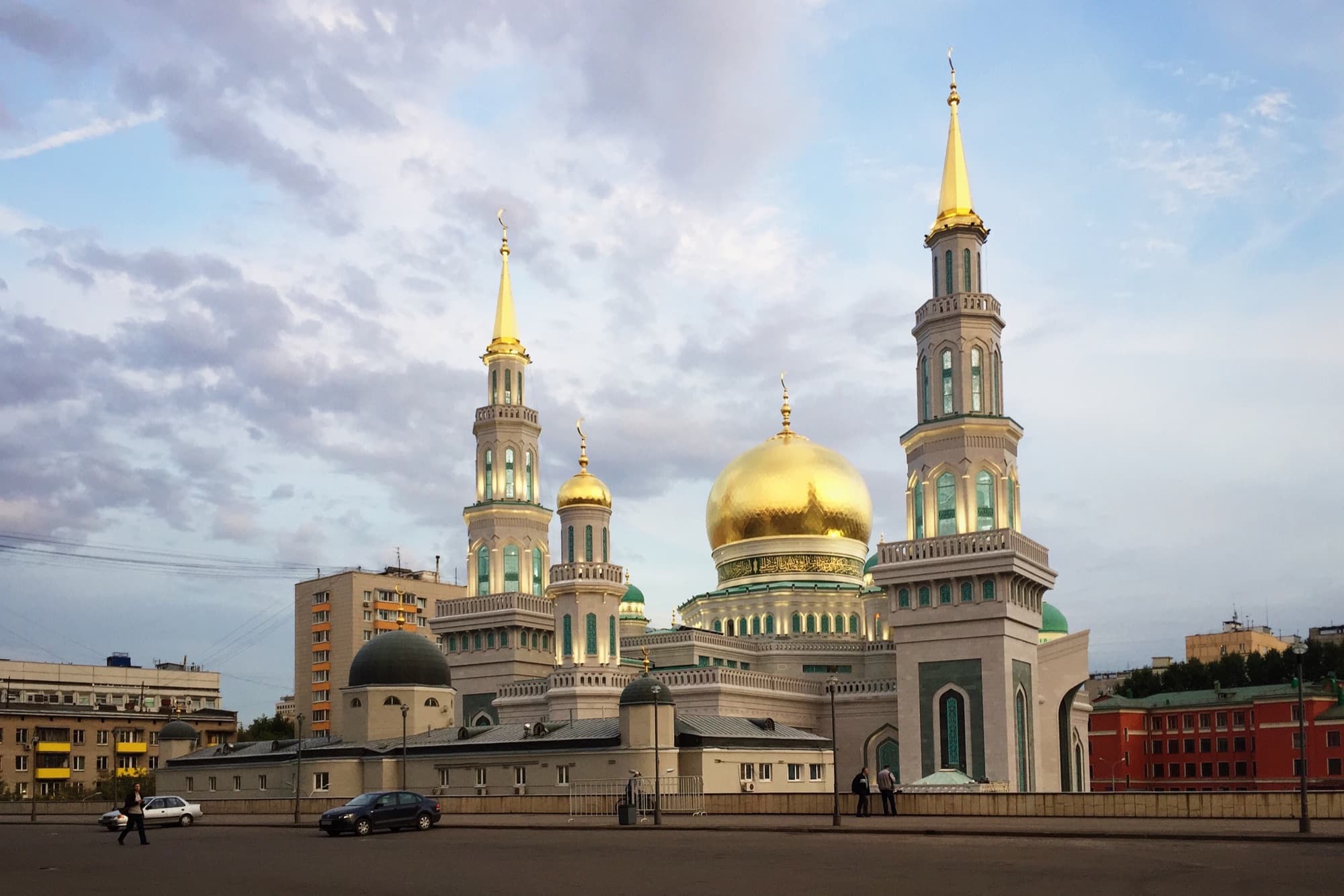 Храмы разных религий в Москве: мечеть, синагога, костёл и ещё 3 места, куда может зайти турист