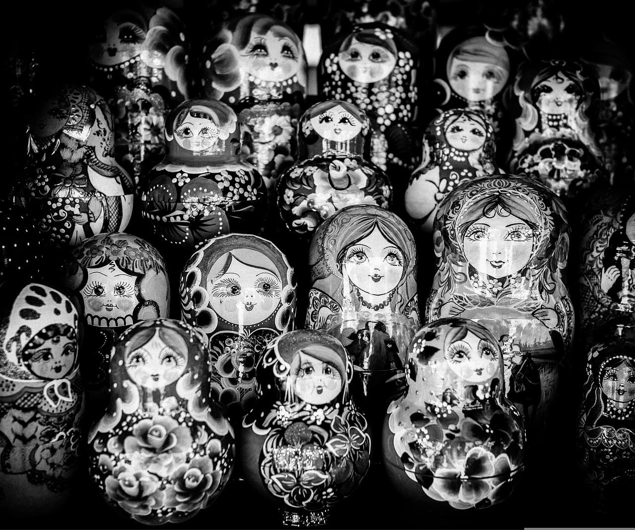 Local Markets and Where to Buy Authentic Russian Souvenirs: A Treasure Hunt in Moscow