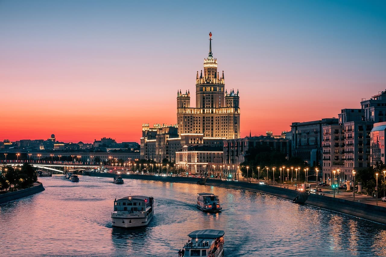 Moscow River Guide - Sights, Cruises, and History in Russia's Capital