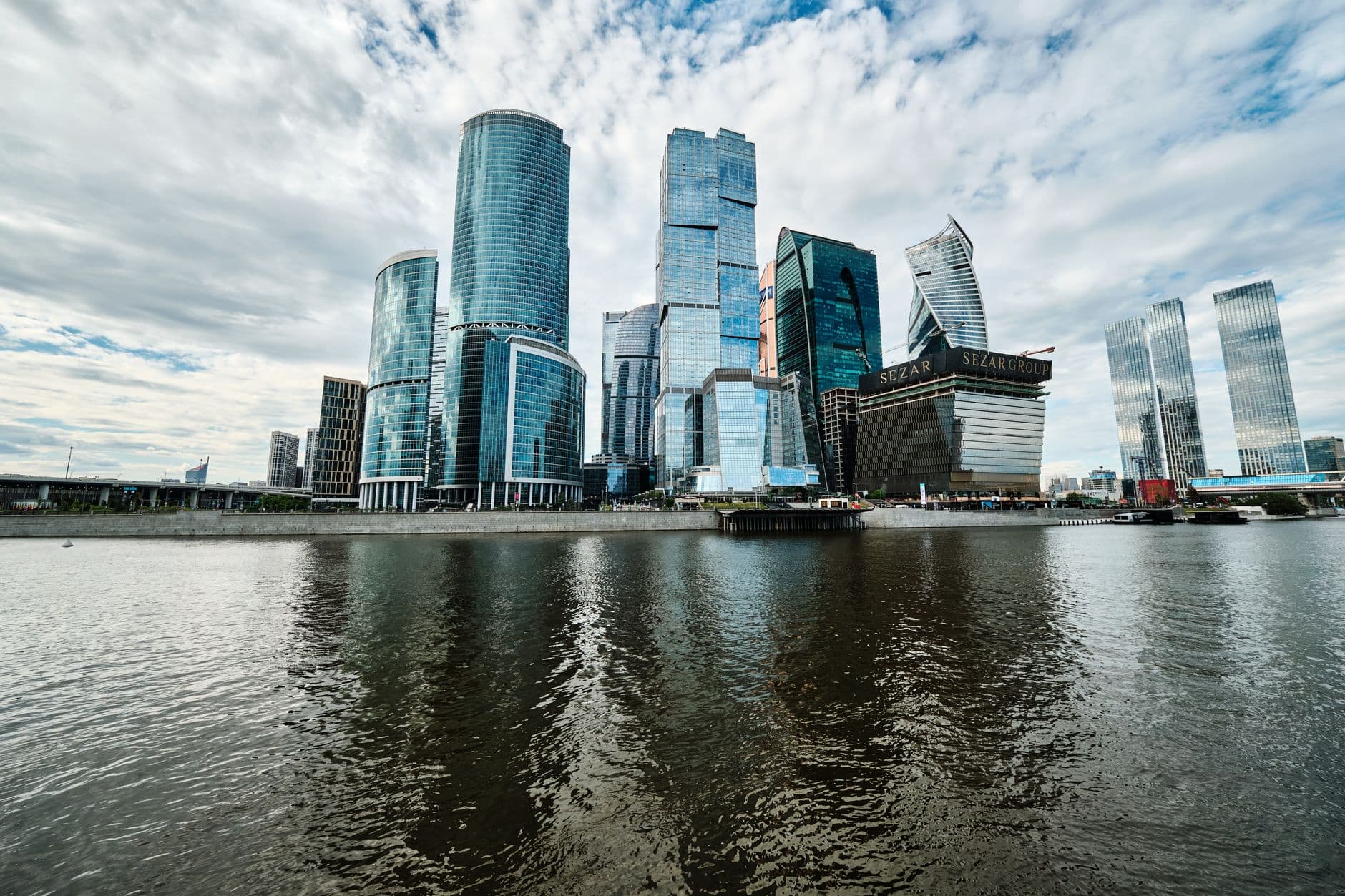Москва или Петербург: куда поехать