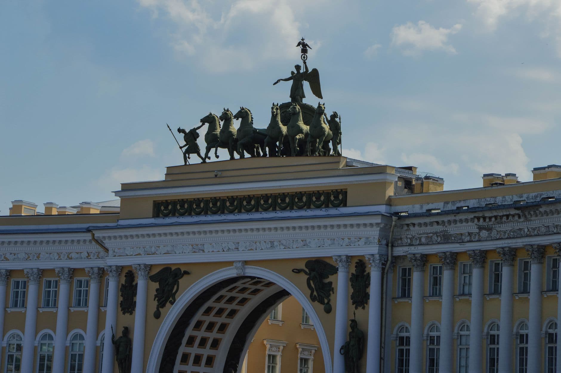 Return to Russia - Motives, Reintegration Strategies, and Sustainability