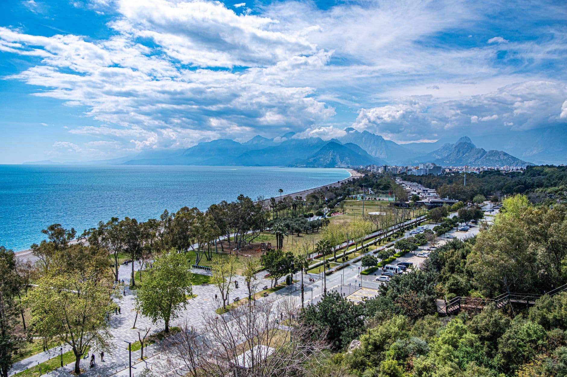 Top 5 Reasons to Choose Antalya for Your Facelift in Turkey