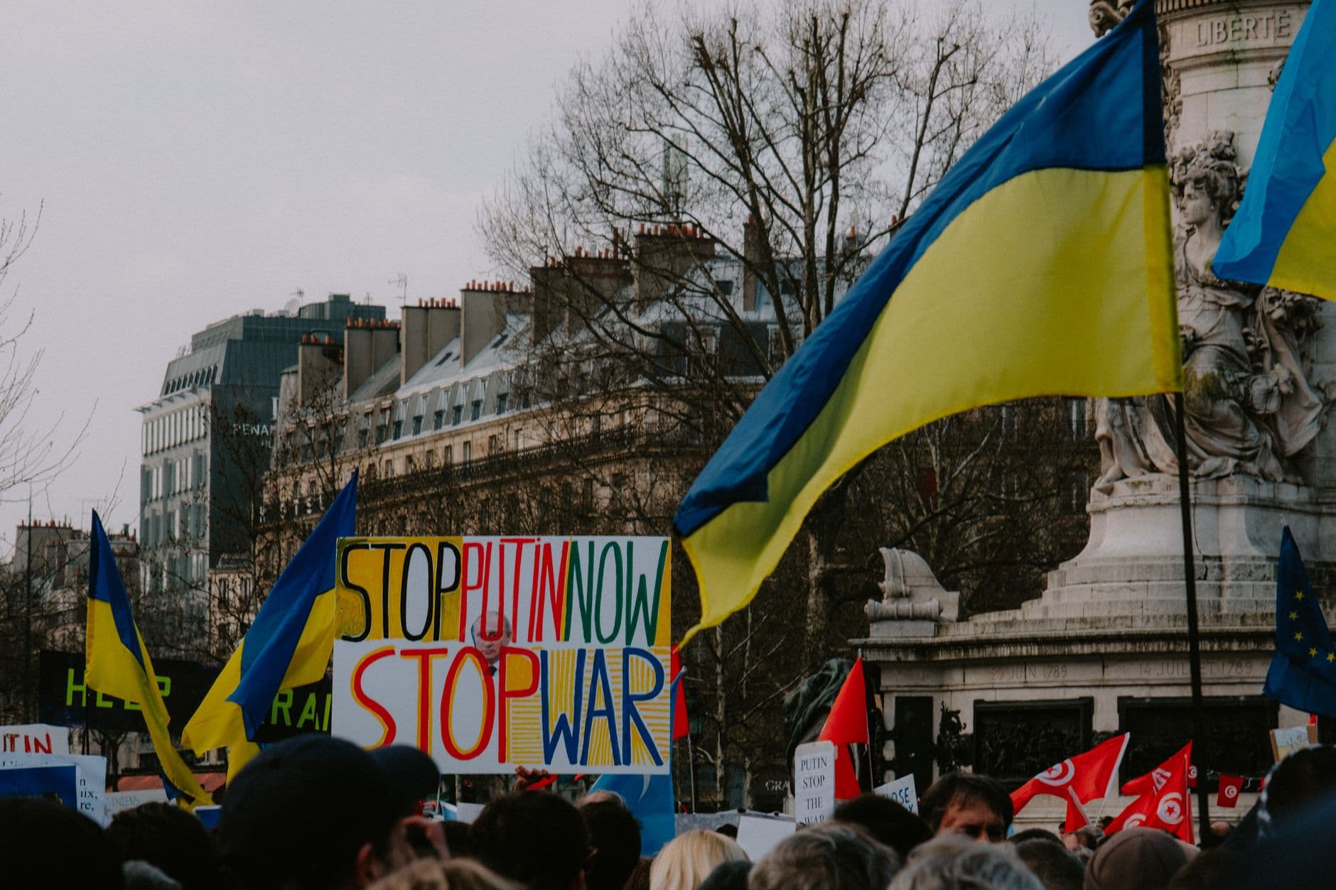 Ukraine War Latest - Historic Move to Help Ukraine Faces a Tall Order, Belgian PM Says Parts of Frontline Town Retaken