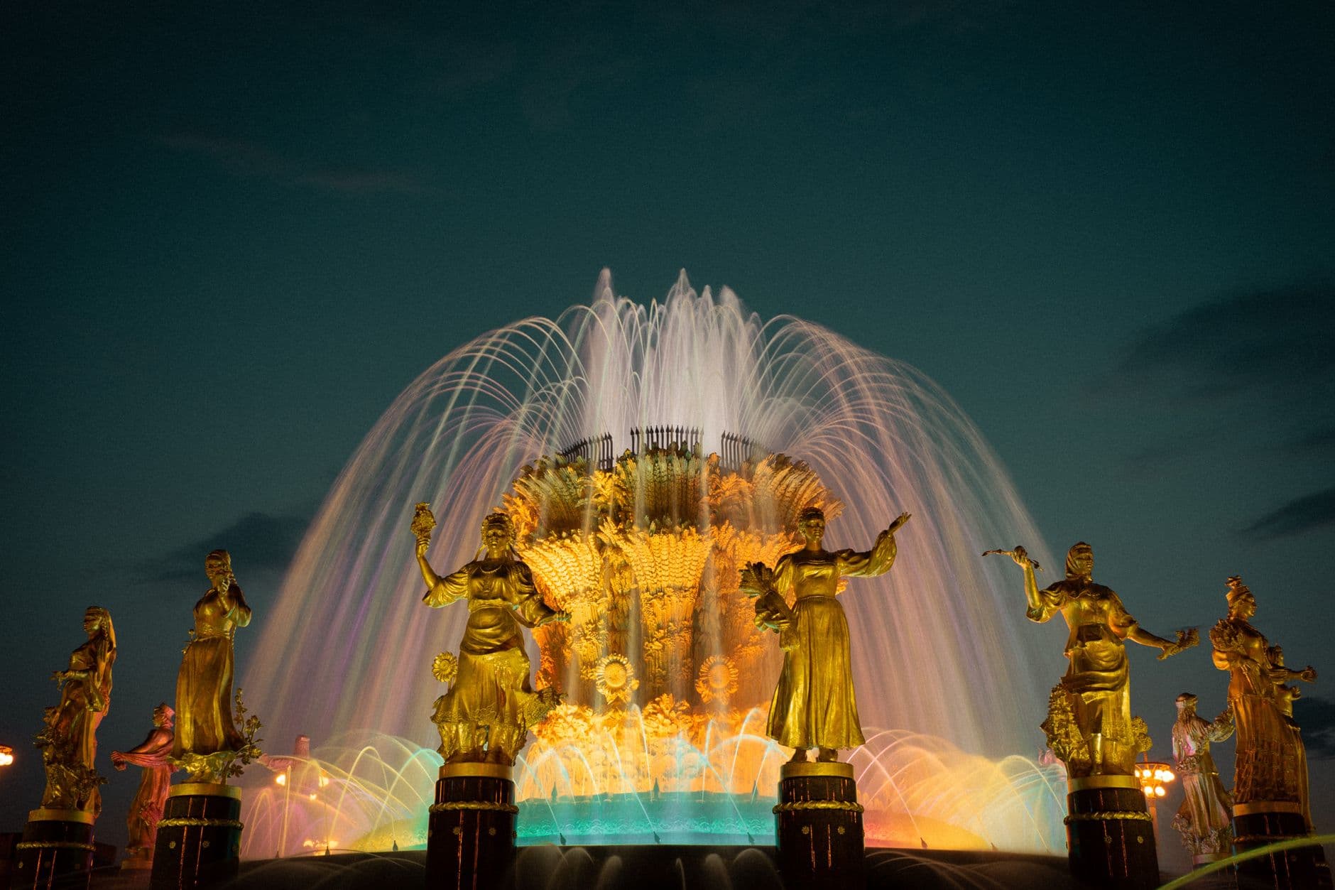 VDNH Moscow - Exhibition of Achievements of the National Economy - Visitor's Guide
