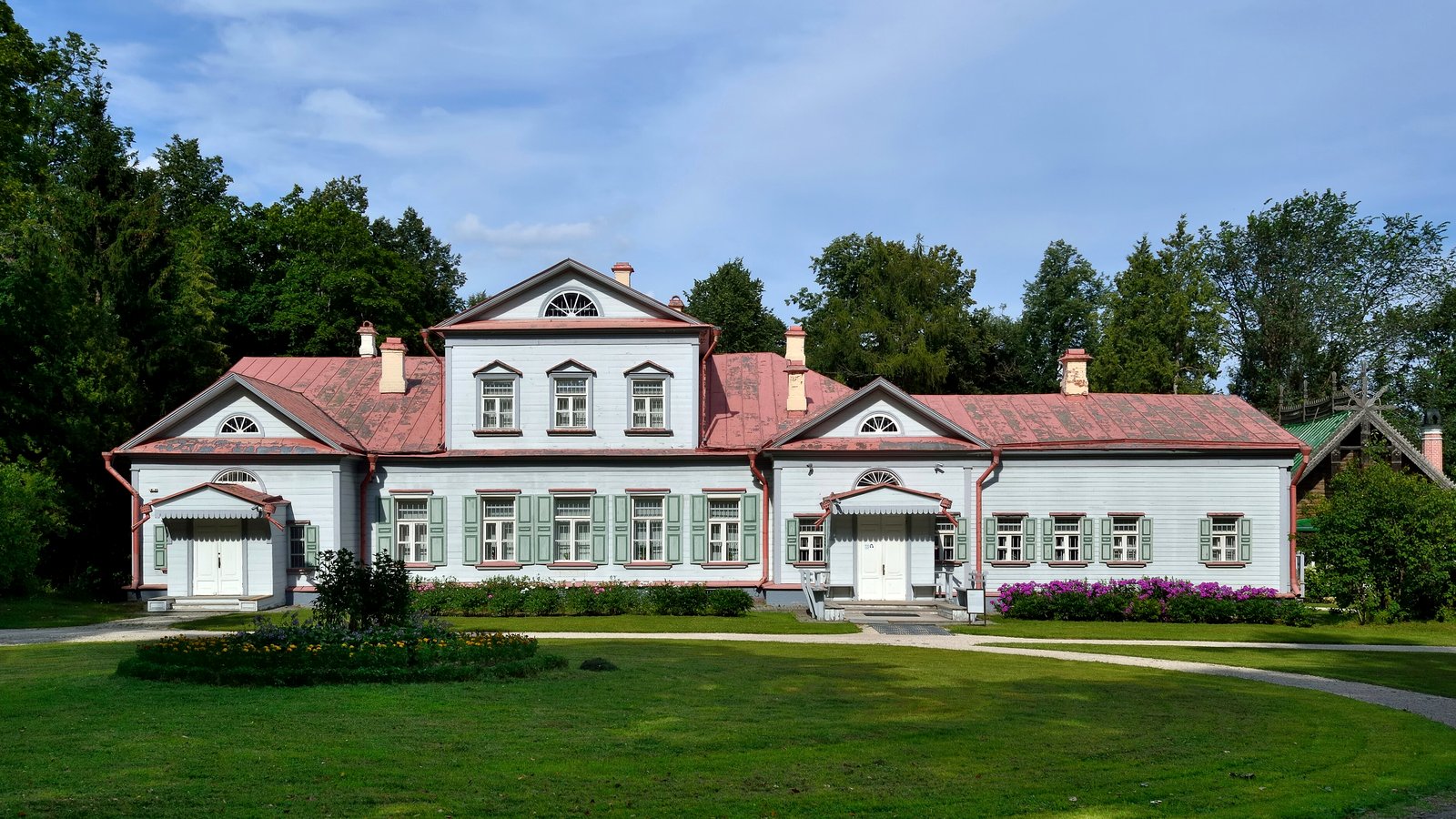 Главный дом усадьбы Абрамцево