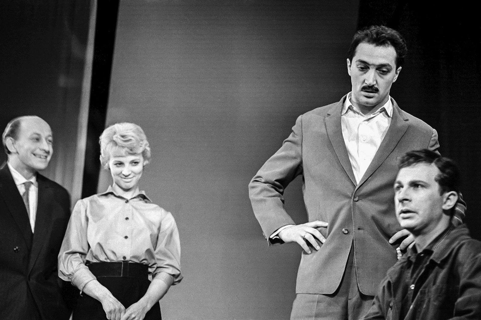 Евгений Евстигнеев, Алла Покровская, Михаил Козаков и Игорь Кваша в спектакле «По московскому времени», «Современник», 1962.