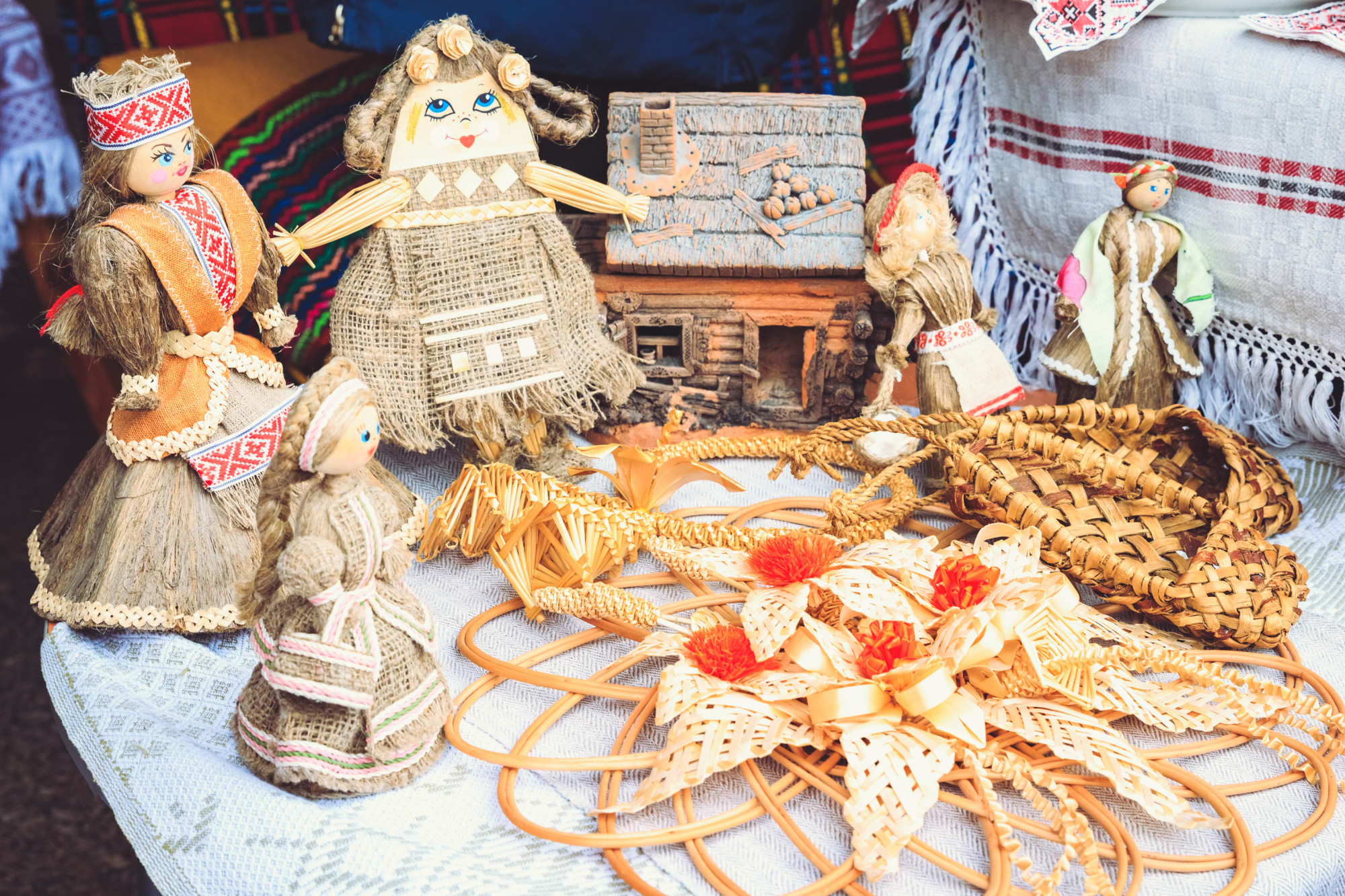 GUM and TsUM: Premium and Historical Souvenirs