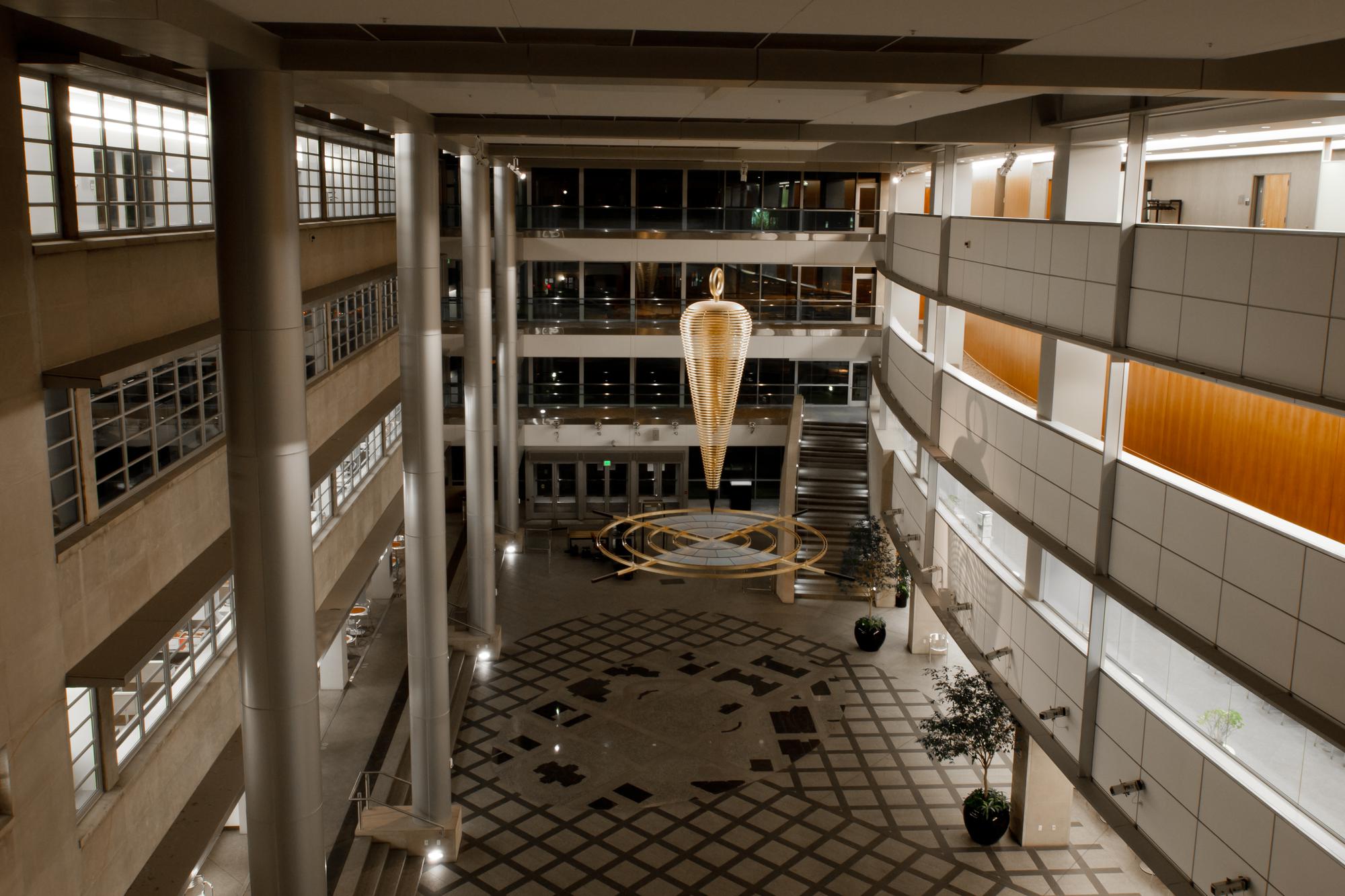 What to view inside: key rooms, halls, and artifacts