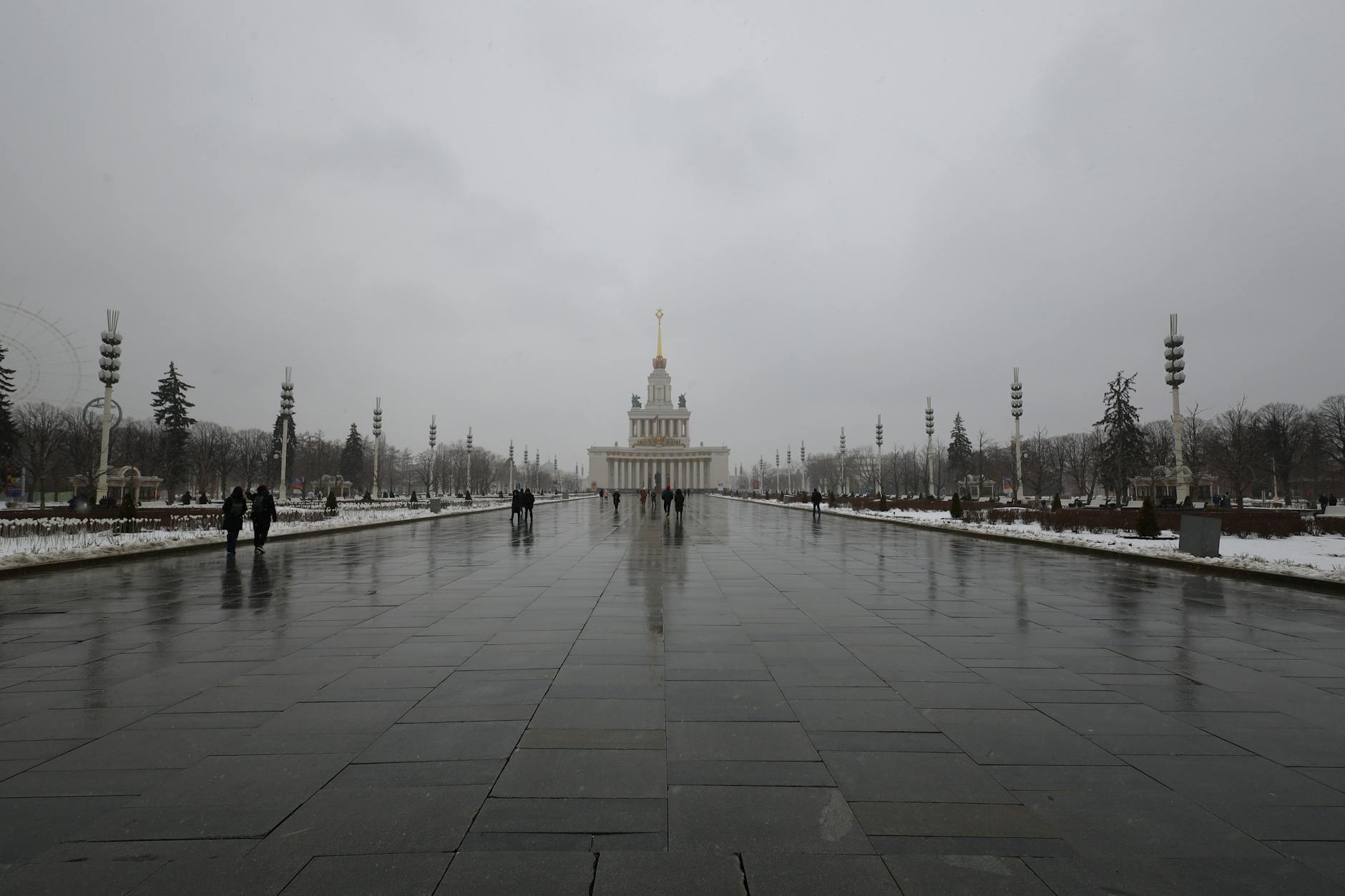 Victory Day in Moscow and White Nights in St Petersburg: Parade, Remembrance and Viewing Guides