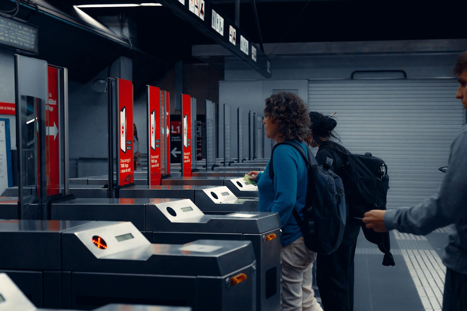 Choose the right neighborhood by vibe, budget, and transit access