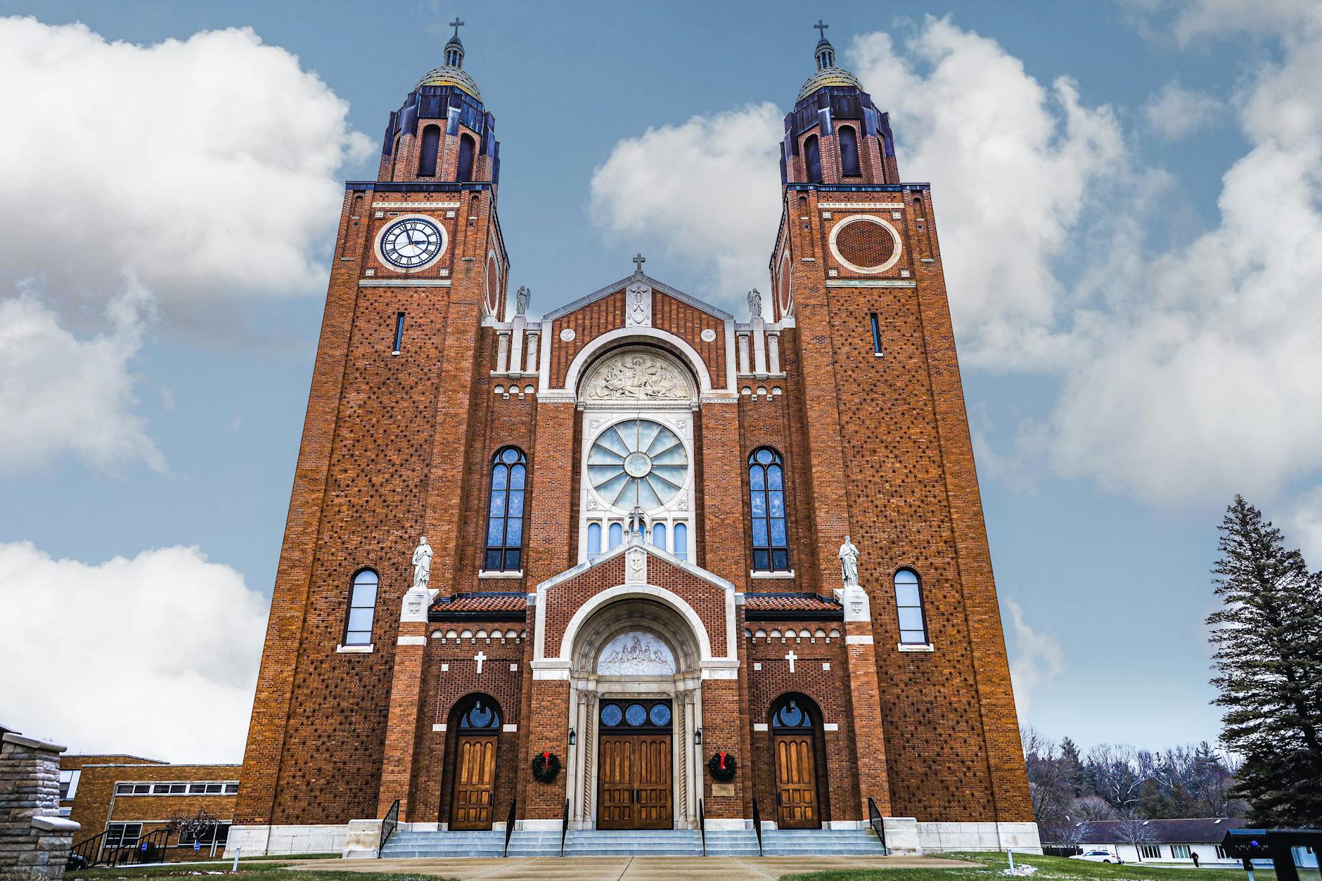 Best exterior and interior photo angles for each church