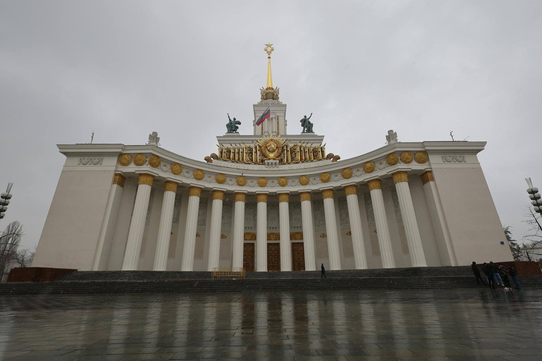 Top Pavilions and Exhibits to See First