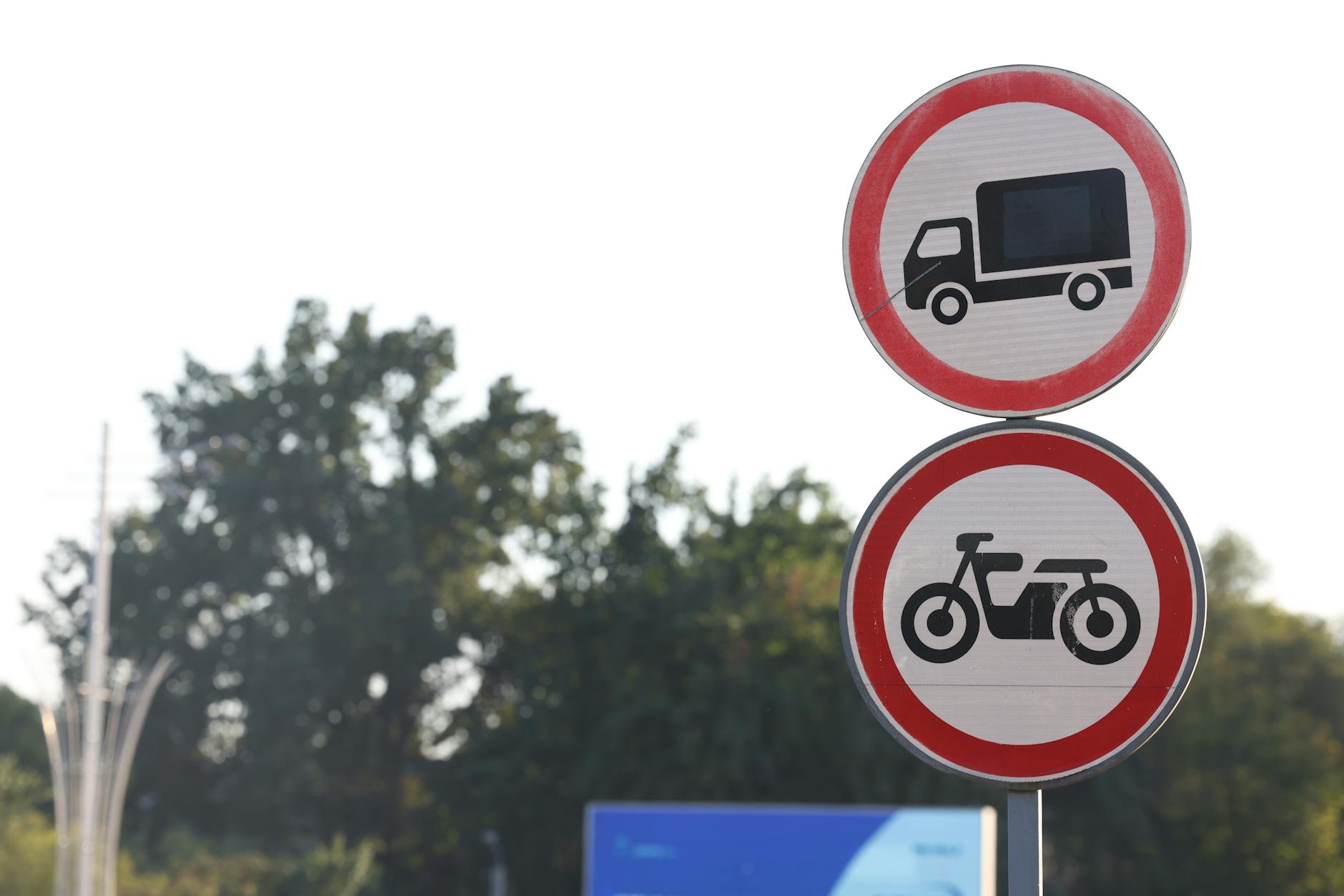 Cross-Border Rental Rules: Permits, Insurance, and Vehicle Restrictions