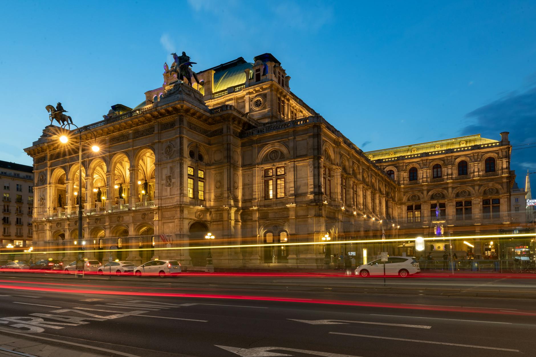Don Carlo at Wiener Staatsoper: language, running time, and principal cast