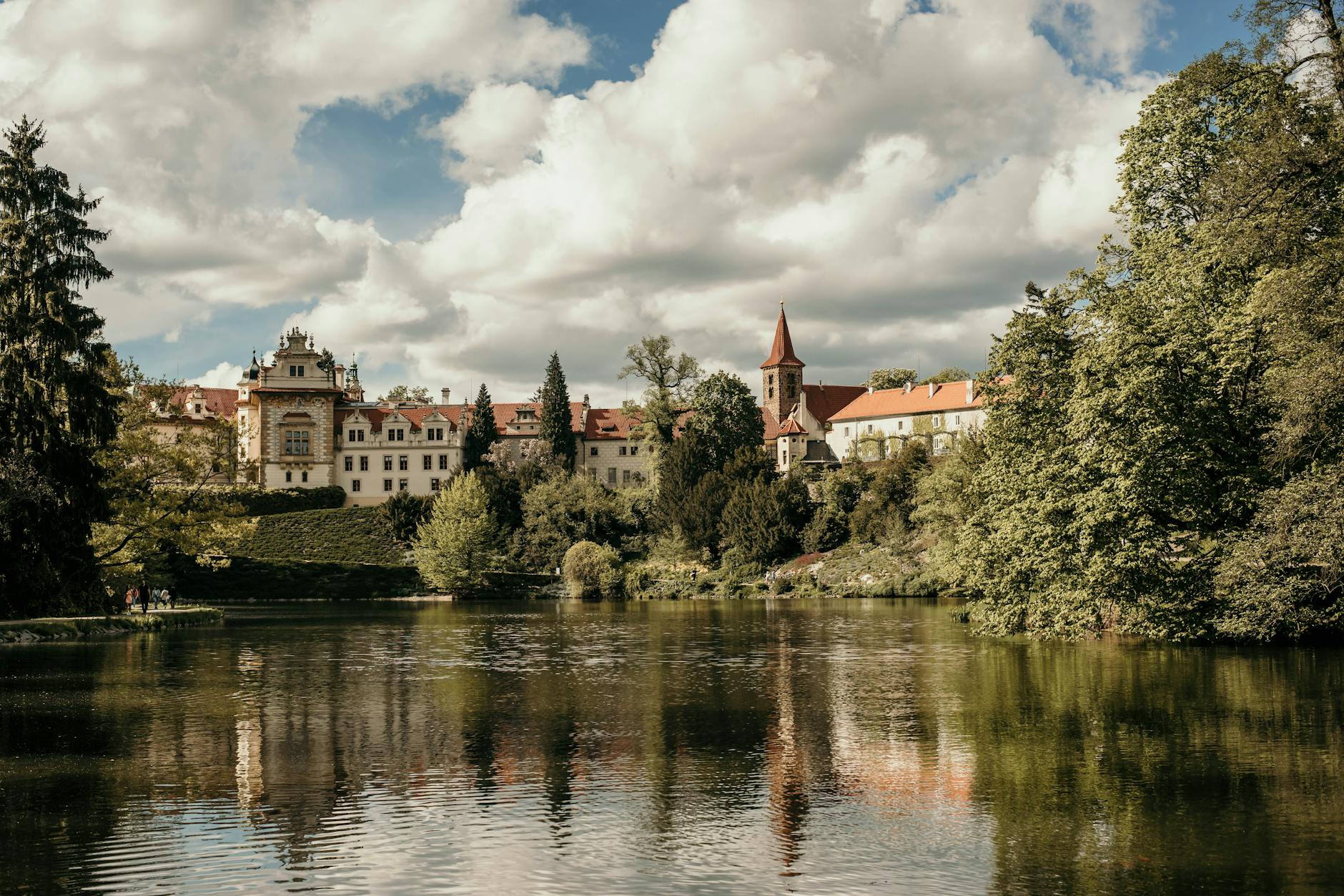 I notice this article is about Patriarch's Ponds in Prague
