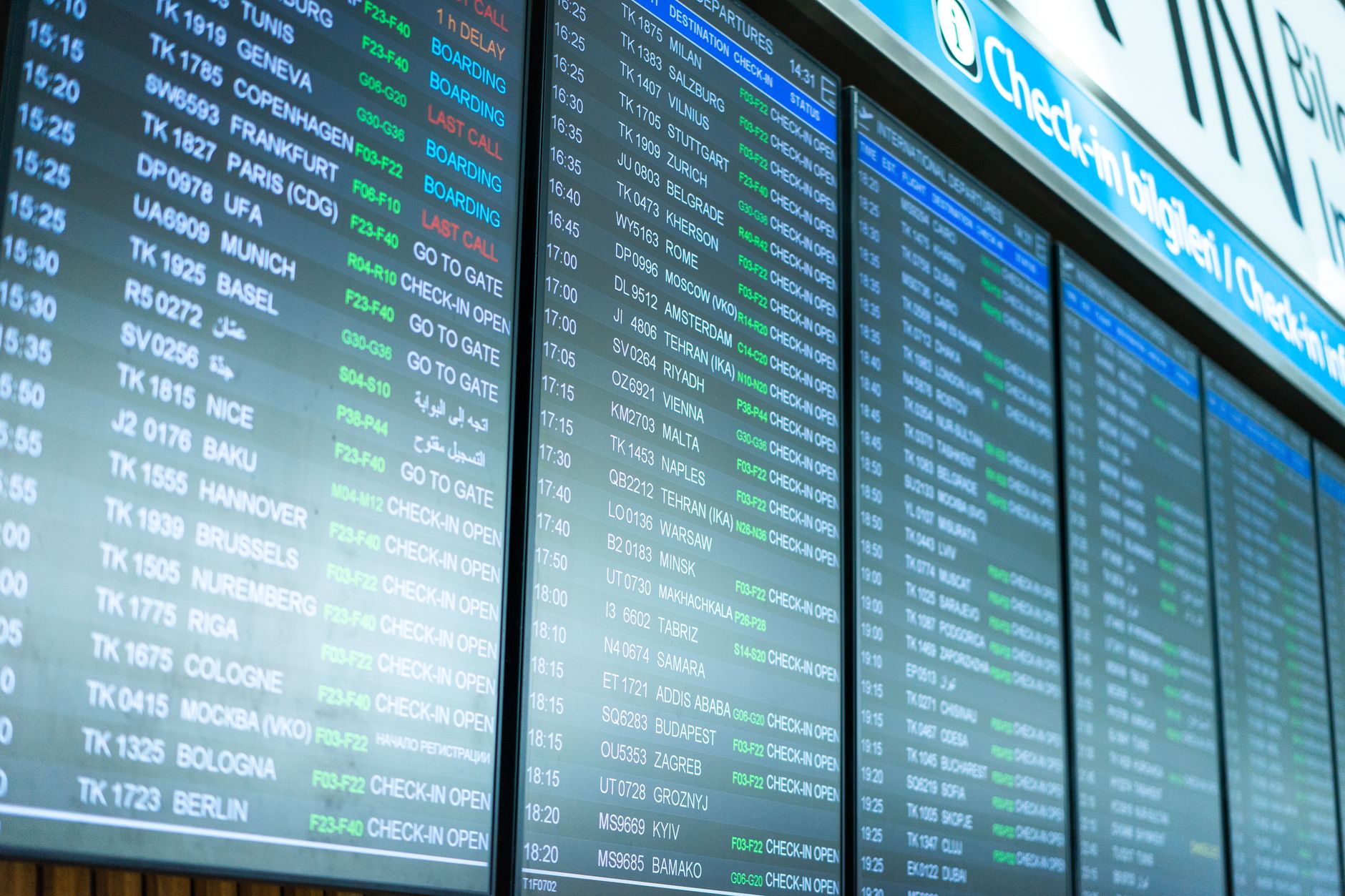 airport terminal departure board