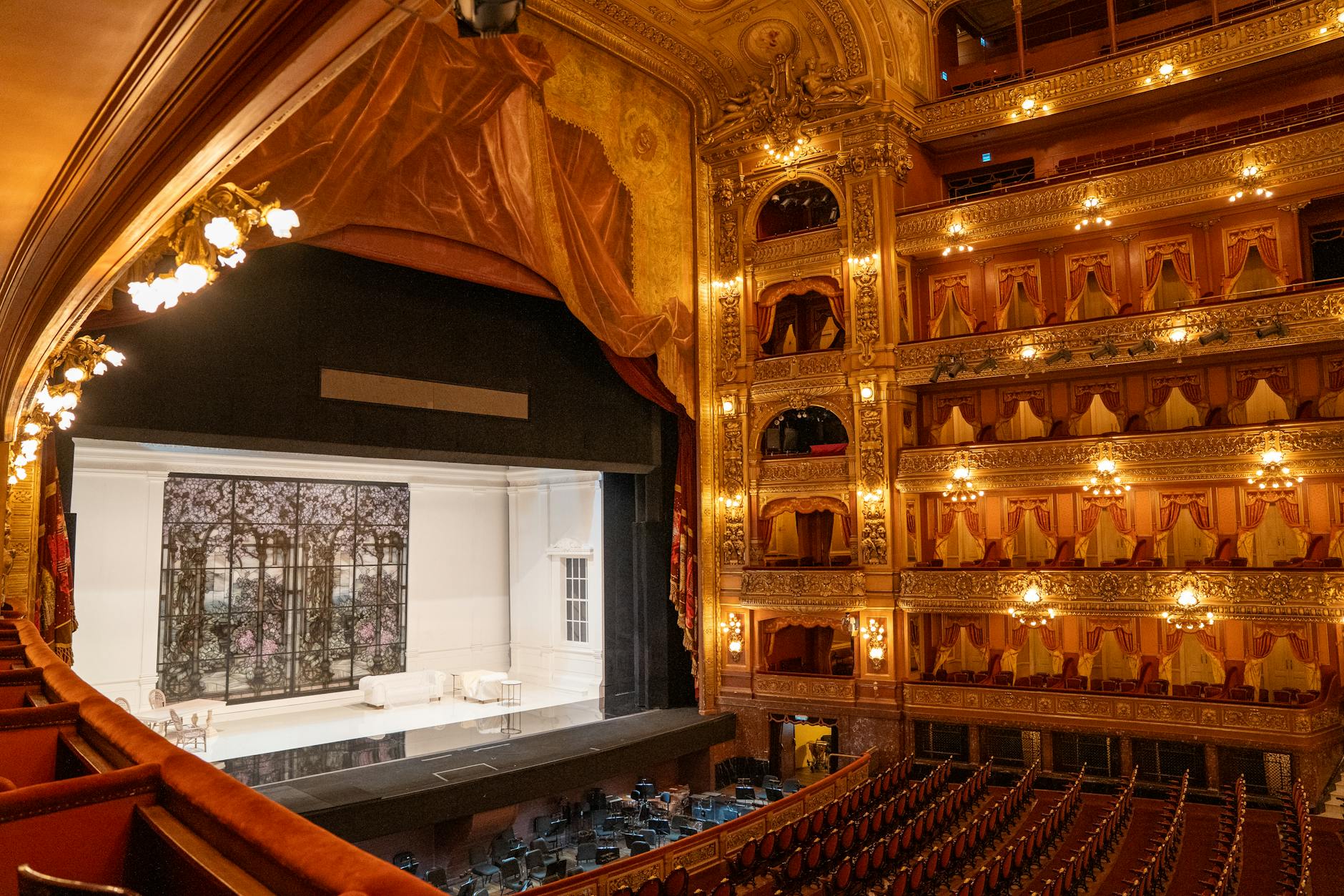 Top Moscow Theaters: Venues, Repertoire, and Ticketing Highlights