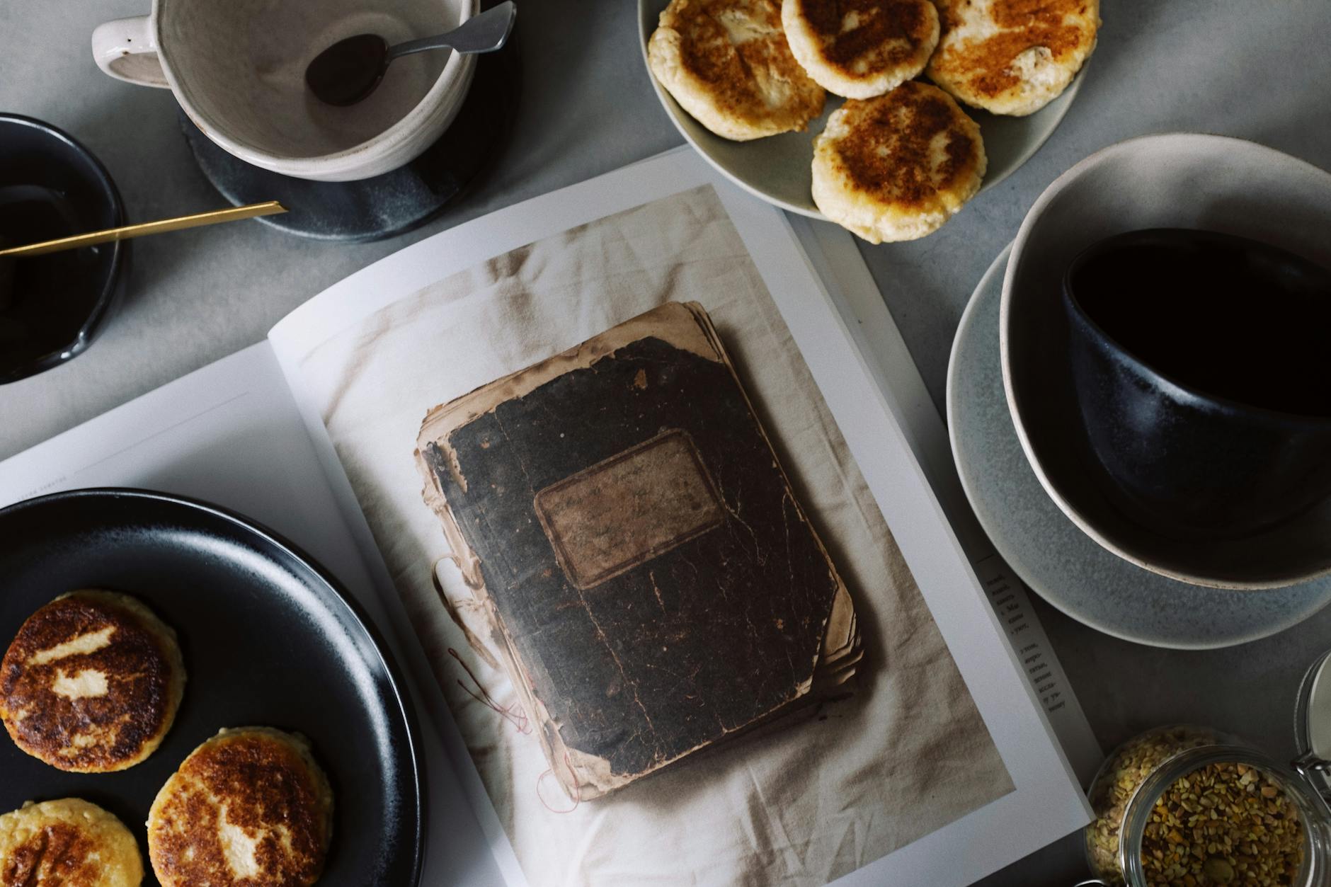 Food, drinks, and budgeting tips for book-lovers