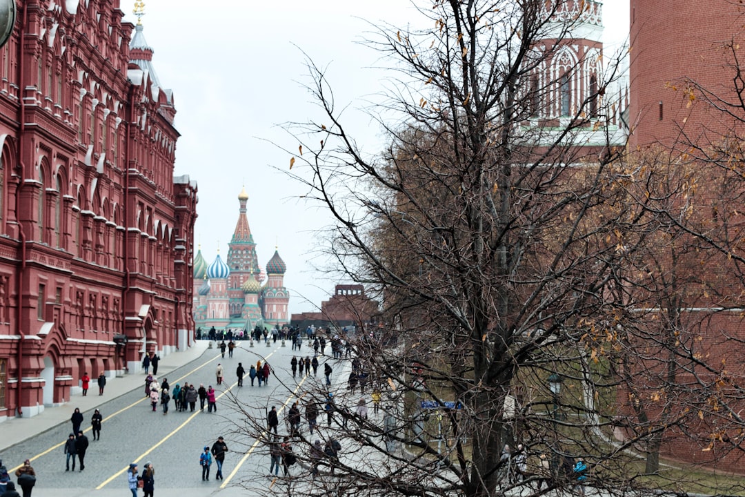 Plan the Moscow northbound route: metro stops, walking segments, and transfer tips