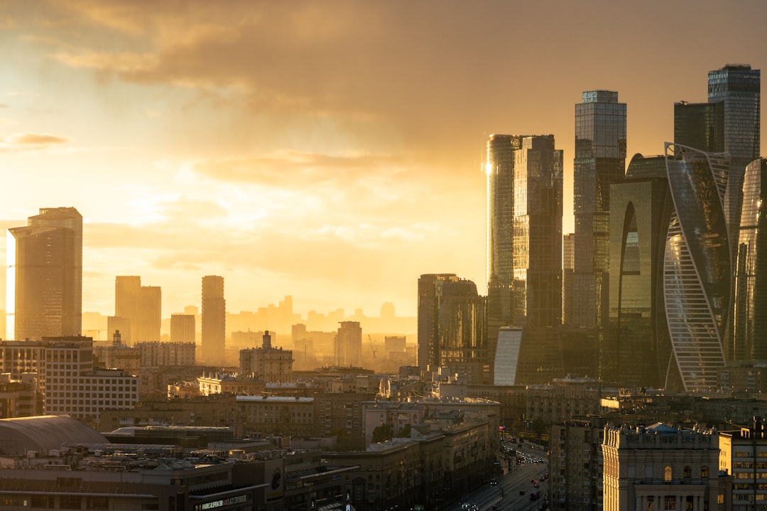 Choosing the best route and buying options for Saint Petersburg-Moscow travel