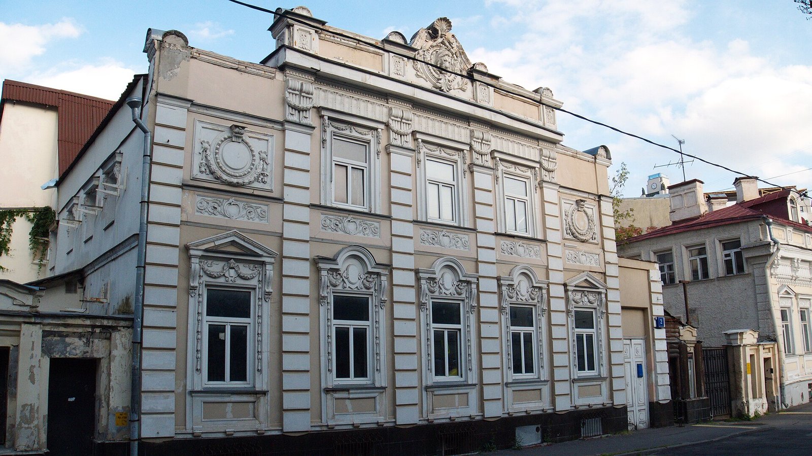 Усадьба с колоннами
