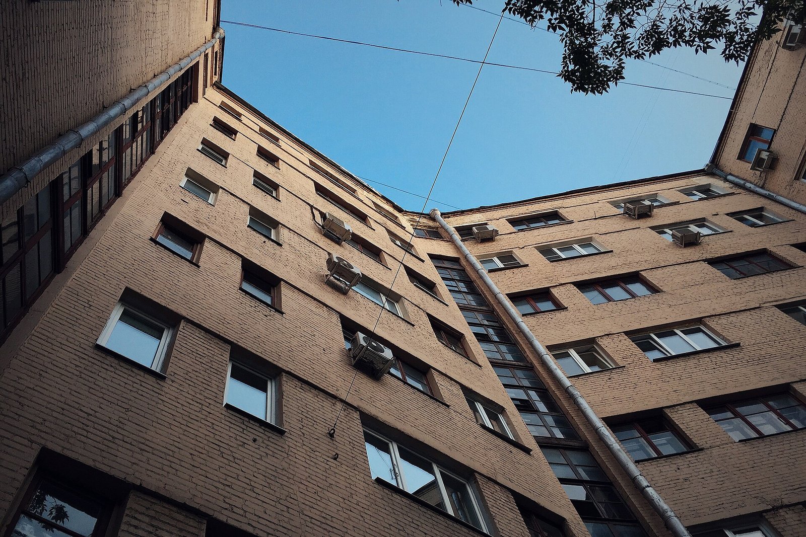 Перекрёсток с Гагаринским переулком