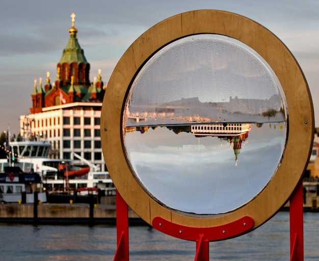 VDNKh, Sparrow Hills, and Moscow River embankments: transit options and quiet corners