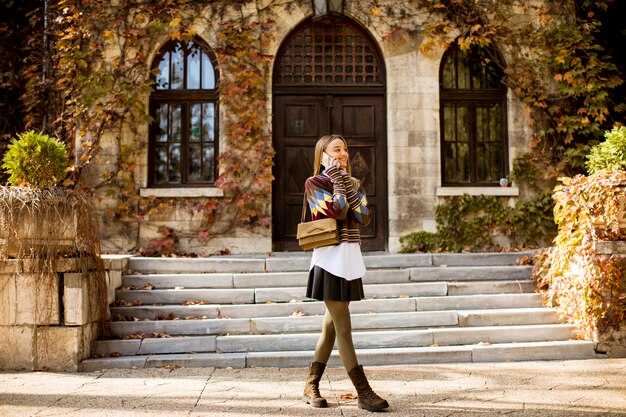 Ticketing, Hours, and Free Guided Tours