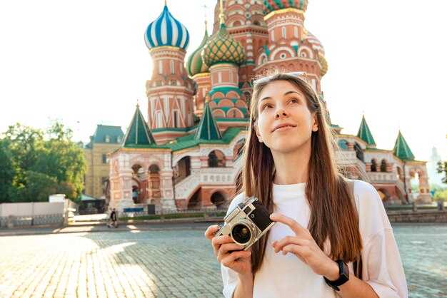 Parks, Gardens, and Riverfronts in Winter: Gorky Park, Moscow River embankments, and Vorobyovy Gory