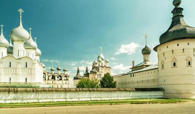 Must-Visit Castles in Moscow with Quick Facts