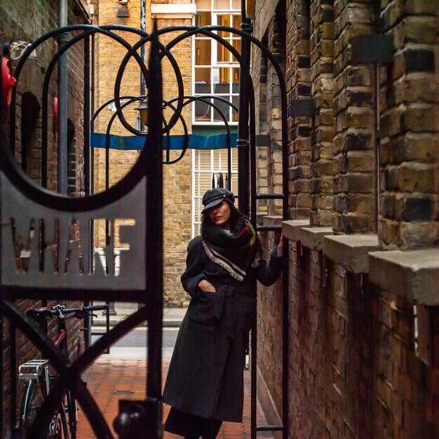 Which eight alleys to include in London and why each earns its place