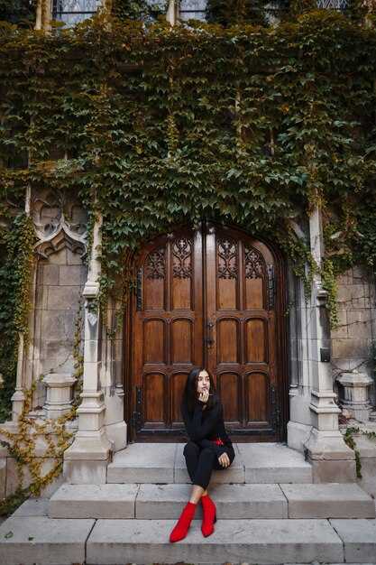 Atmospheric Details: Observe Courtyard Architecture and Material Palette