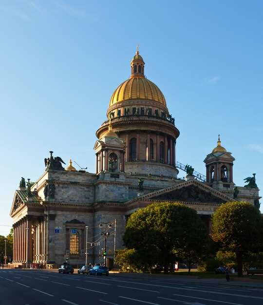 Exploring Russian Orthodox Cathedrals and Historic Churches in St. Petersburg