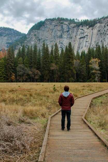 Navigation and Route Markers: Using Maps, GPX, and Landmarks