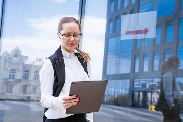 Practical tips for tourists: currency, SIM cards, language help, and Wi-Fi