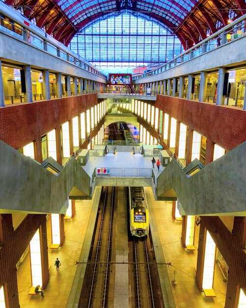 Moscow’s 9 Iconic Railway Stations – Top Attractions & Historic Hubs