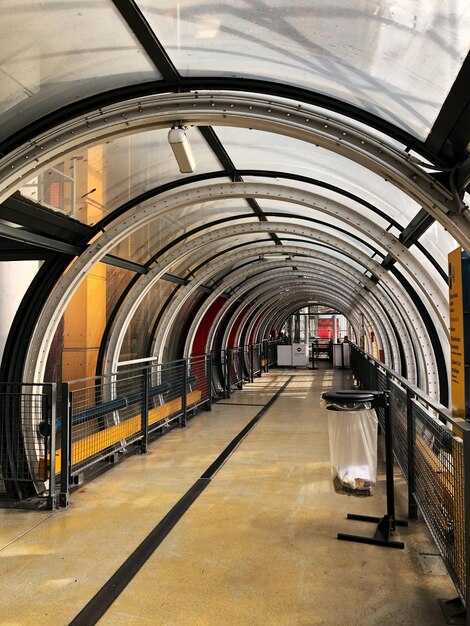 Design Highlights and Practical Viewing Routes Across Moscow's Metro