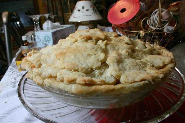 Honey-based and layered classics: Medovik, Napoleon, and their assembly tips