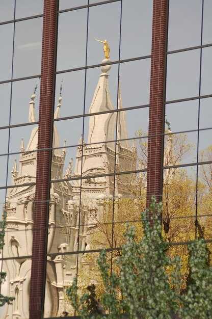 What to view inside: key rooms, halls, and artifacts