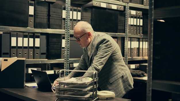 Russians Bring Money Home Despite Easing Capital Controls, Central Bank Data Show