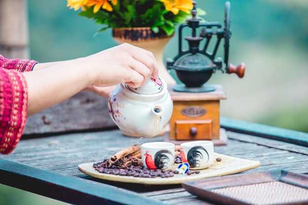 Contemporary Scene: Brands, cafes, and digital tea communities