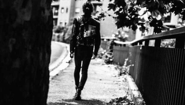 Leverage lighting and contrast to simplify the scene