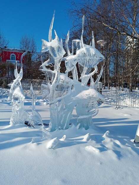 Top 10 Winter Destinations in the Americas for Stunning Ice Sculptures