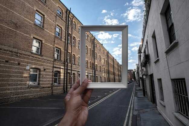 Street photography and storytelling tips for compact itineraries